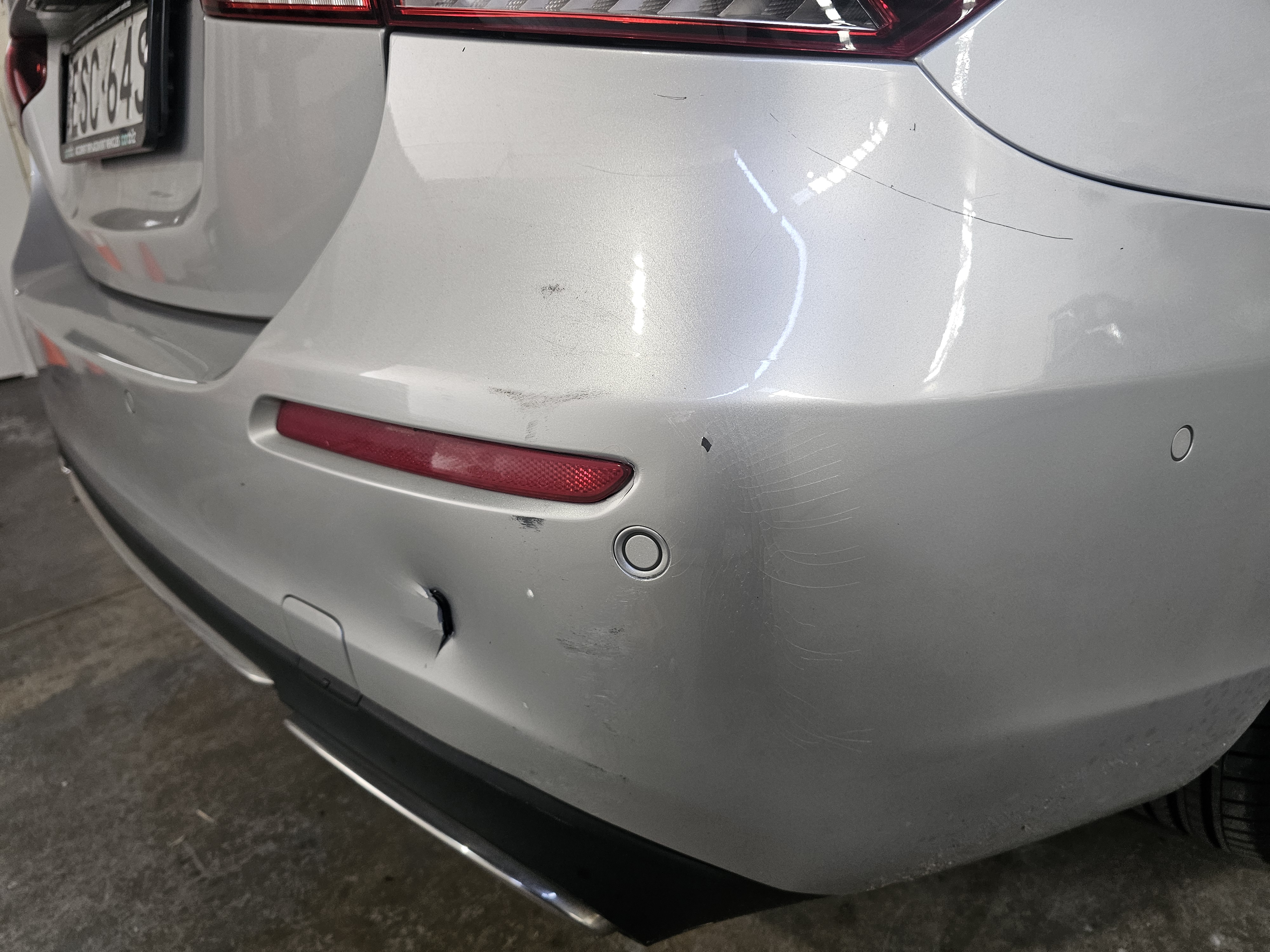 Road Runner Dent and Scratch Photos